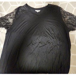 Amaryllis V-Neck Eyelet Lace Short Sleeve Tee